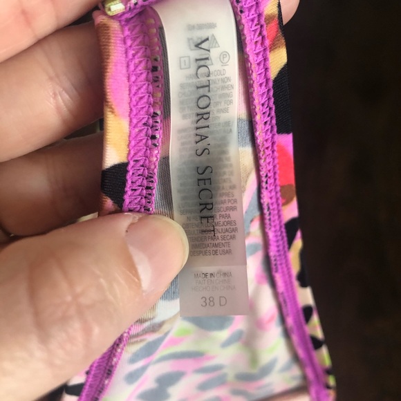 38D/M Victoria’s Secret Bikini - Picture 5 of 6